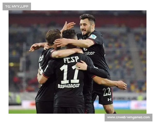 门兴格拉德巴赫4-0大胜圣保利，主场强势逃离降级区